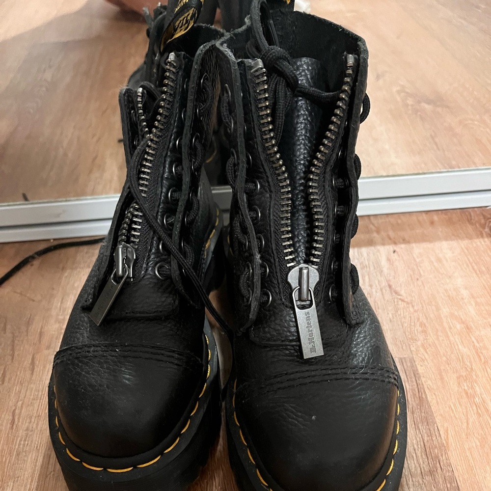 Dr. Martens Sinclair Boots size 6